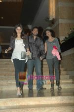 Shamita Shetty, Raj Kundra, Shilpa Shetty snapped post dinner at Grand Hyatt on 14th March 2011 (2).JPG